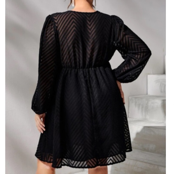 Plus size luxe lace trim knot front lantern sleeve dress - Picture 9 of 16